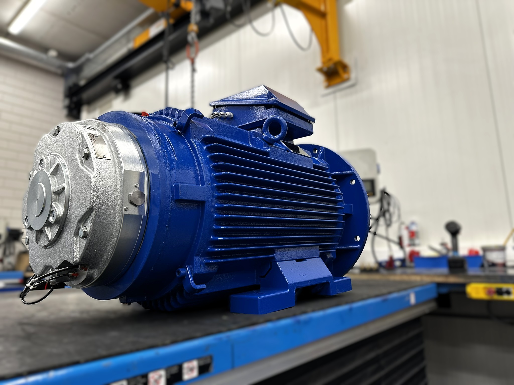 Remmotor op maat werkbank met de compacte waterdichte FDX rem